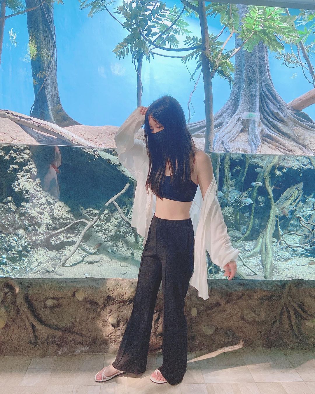 白皙皮膚可愛的妹子 玥玥 IG滿滿自拍美腿 腿控不要錯過了~ - 美女圖 -