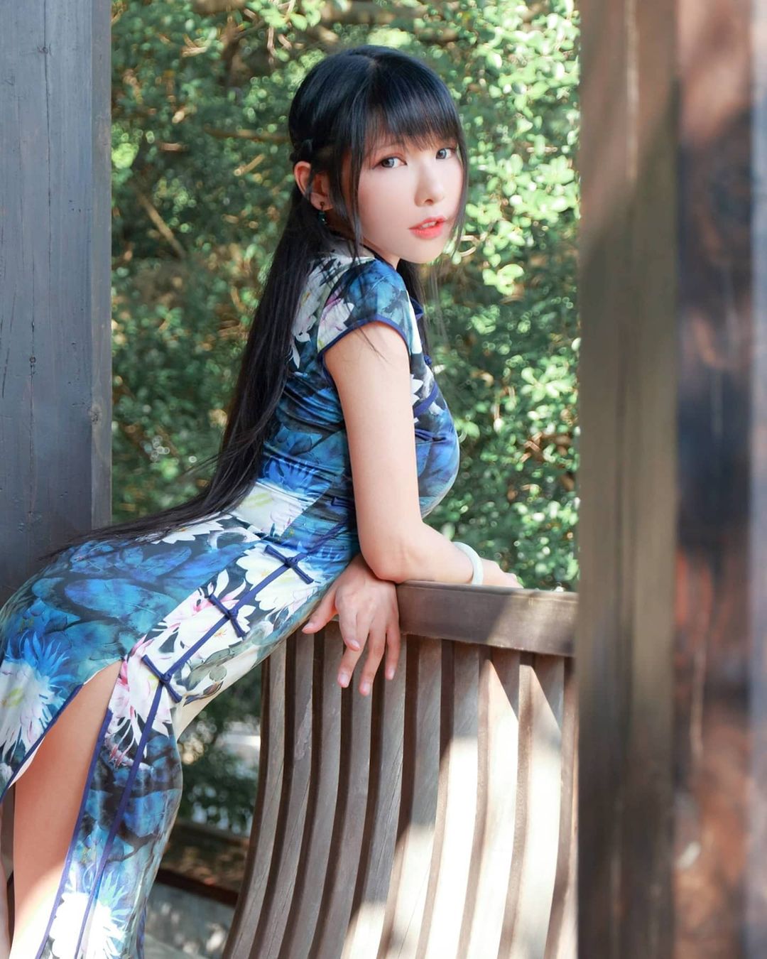 世新正妹依霜 白皙皮膚和修長美腿還有豐滿的美乳真是極品啊! - 美女圖 -