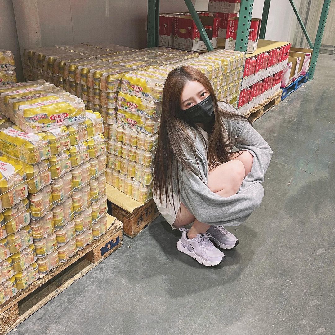 巨乳兔女郎張語昕 逆天巨峰掏出深深大濠溝太胸啦! - 美女圖 -