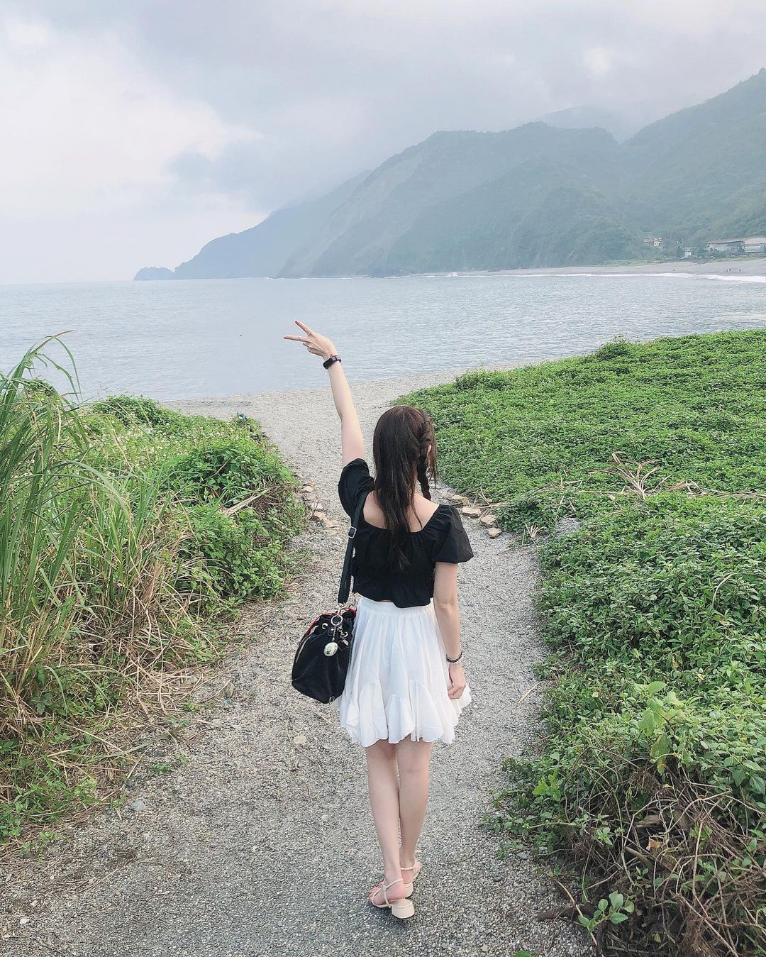 黃米 水汪汪大眼太迷人 鮮嫩雪乳湧起男人無限慾望！ - 美女圖 -