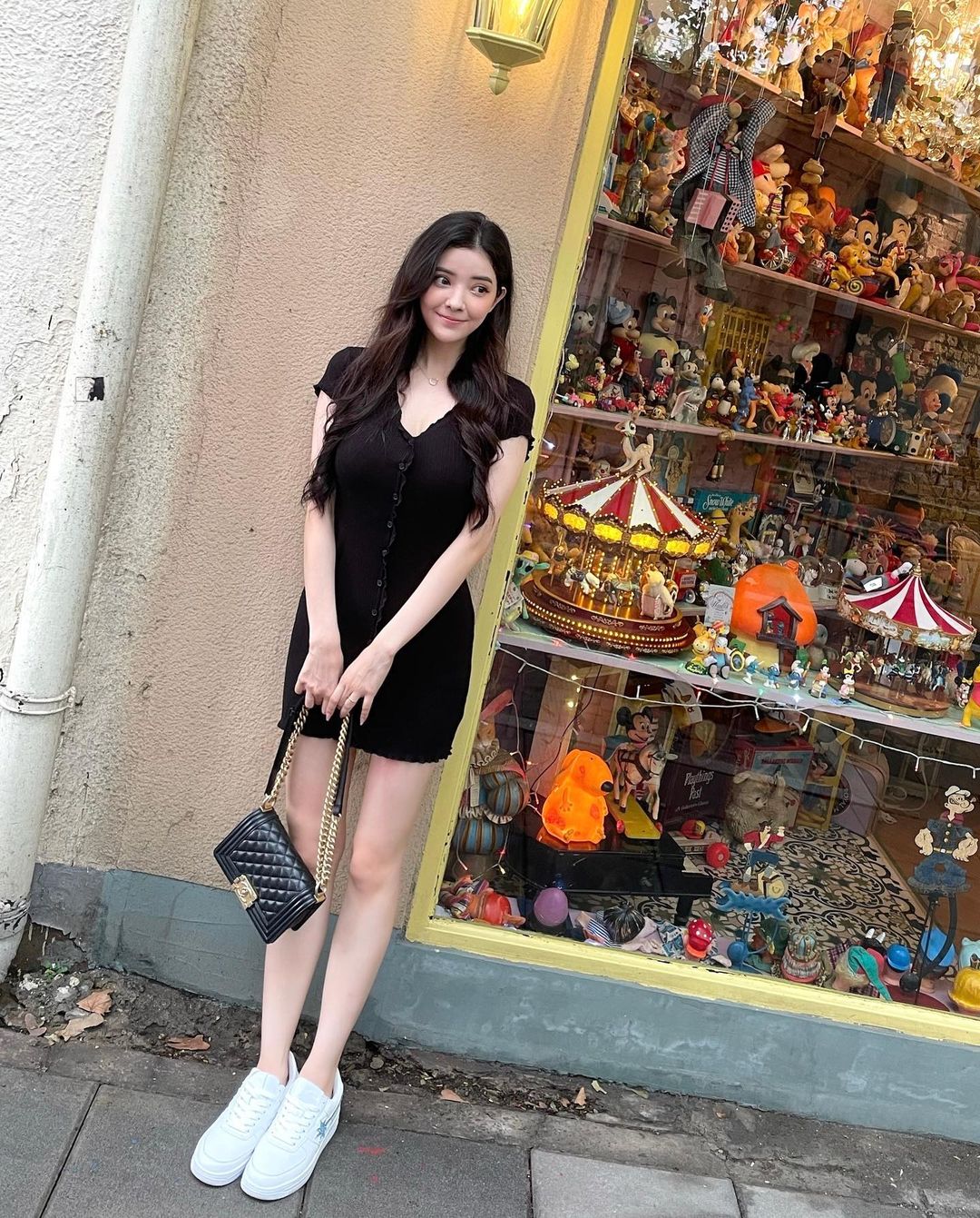 台美混血正妹蘇小軒 五官超立體有如笆比娃娃 - 美女圖 -