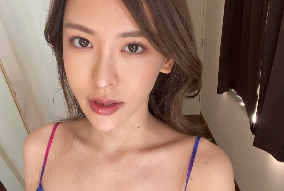 超強大奇蹟美腿+G罩杯巨乳！選美小姐轉戰「大尺寫真」，熟透的完美body令人好興奮