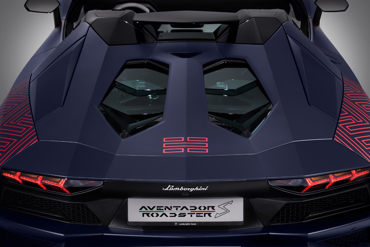 https___hypebeast.com_image_2021_08_lamborghini-aventador-s-roadster-korean-spec.jpg