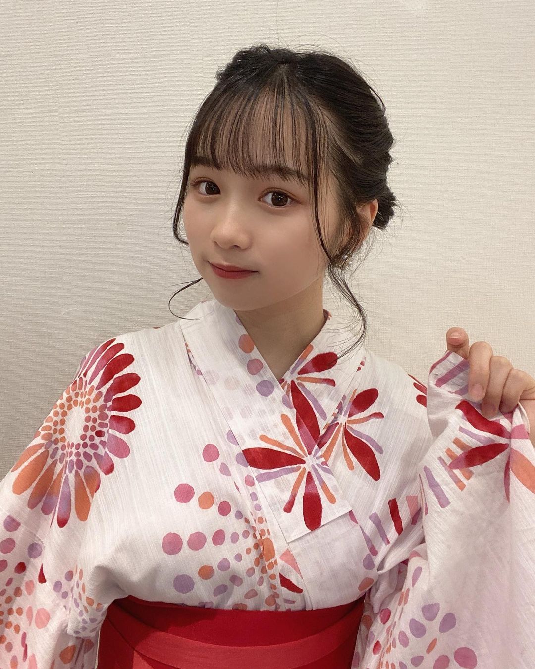 蘿莉巨乳小隻馬「池本しおり」150公分卻擁有渾圓巨乳　超犯規組合叫人不知如何是好