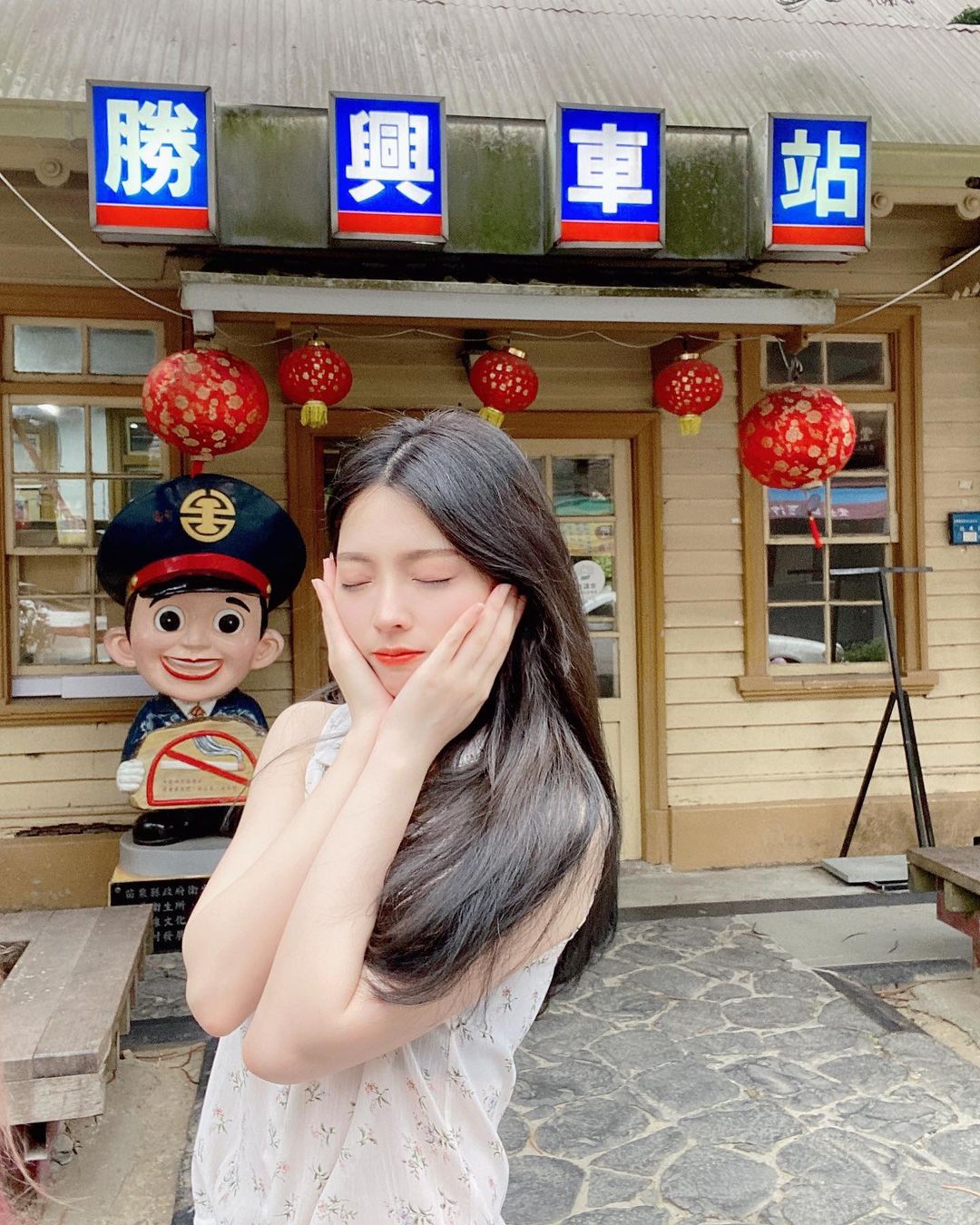 清純短髮妹子肉乙 笑容好甜側臉廓深叫人迷戀 - 美女圖 -