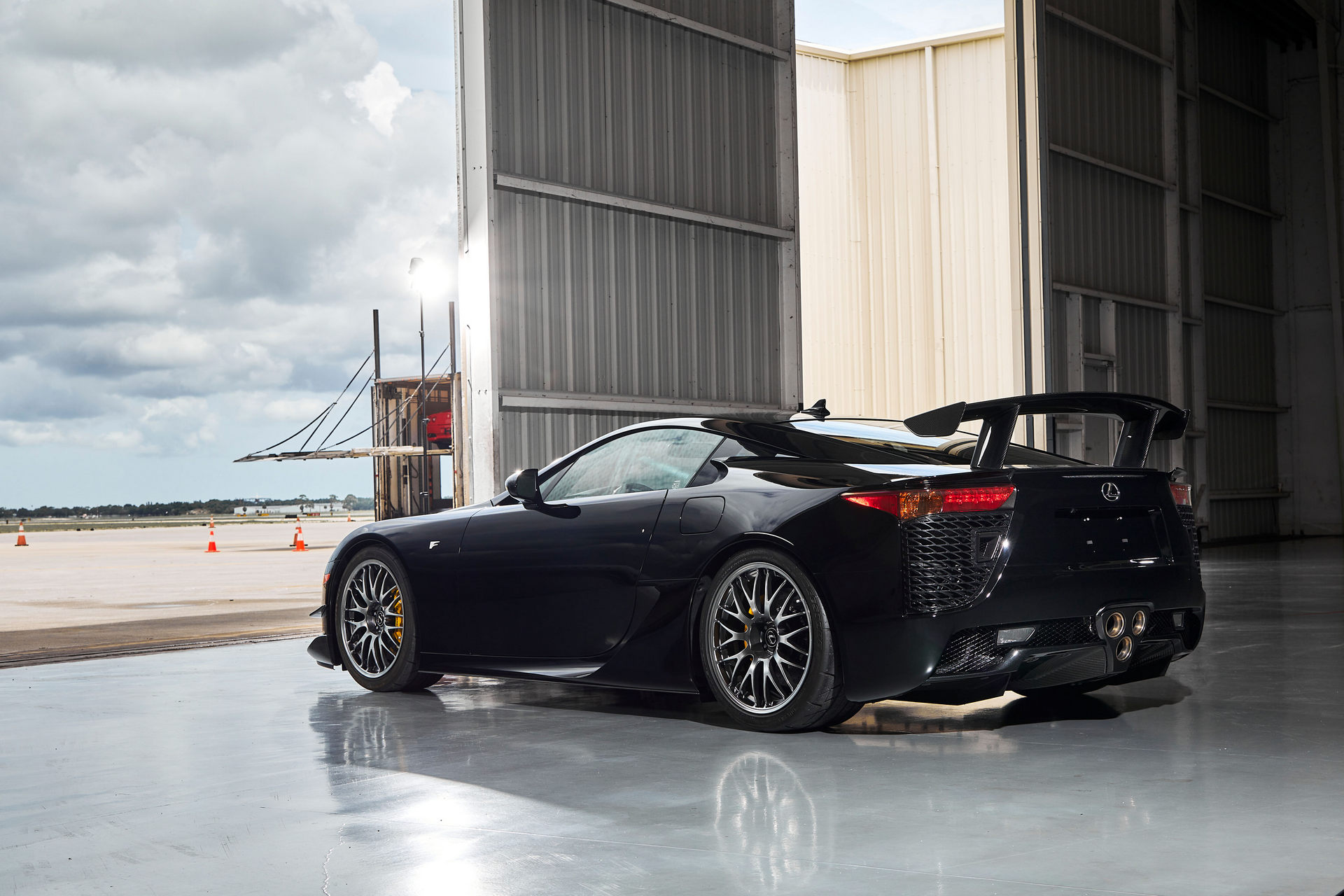 Lexus-LFA-2-1.jpeg Lexus-LFA-2-1.jpeg