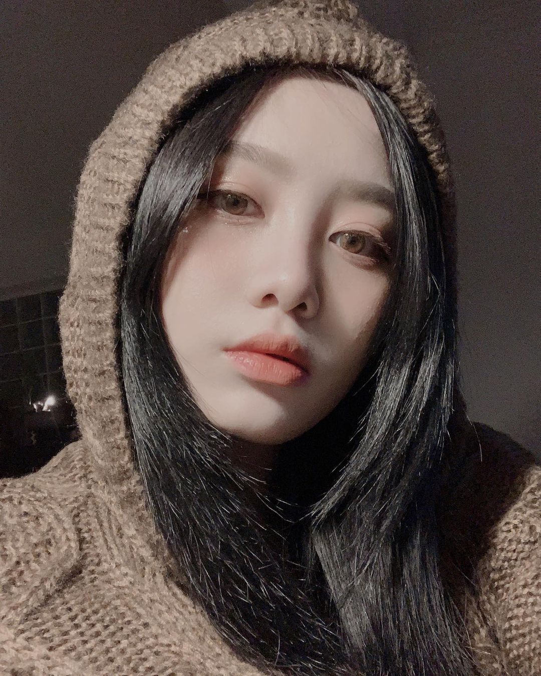 迷人亮眼啦啦隊若潼 眼神迷濛又夢幻超無害清純氣質散發滿滿女友感圈粉無數 - 美女圖 -