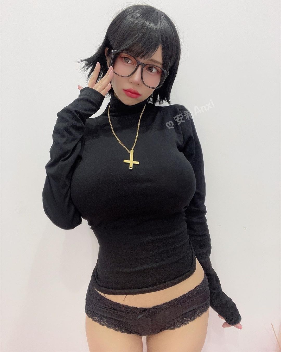 巨乳甜心「安希」Cosplay 獵人小滴　網友：看這乳量是巨滴吧！