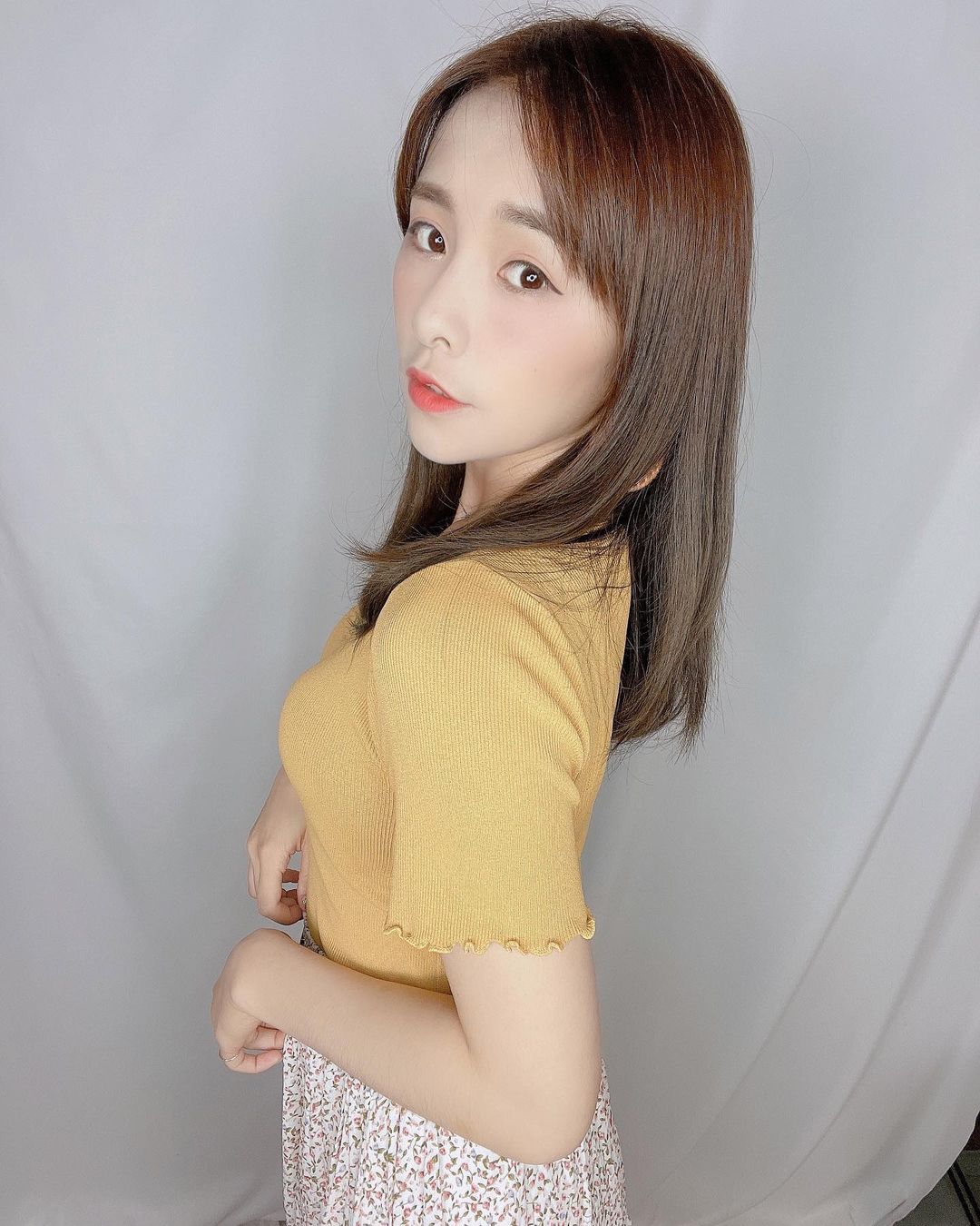唯美可愛萌妹子張語芯 精巧臉蛋萌甜可愛清新氣質讓男粉被戀愛淹沒 - 美女圖 -
