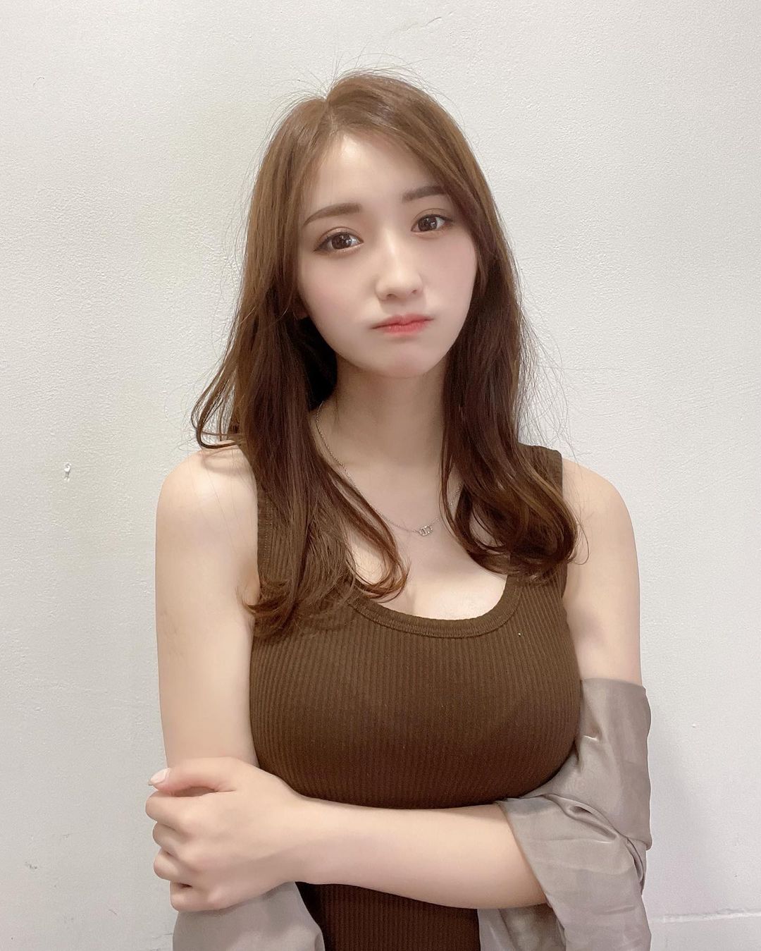 海邊出沒釣魚正妹「伊藤愛真」，飽滿身材讓人想主動上鉤了！