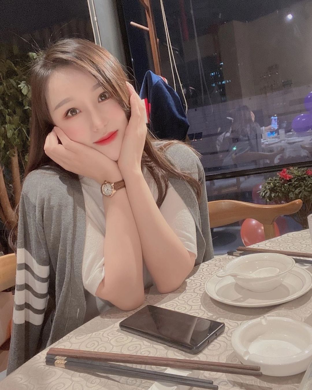 頂級完美仙女張媛媛 人美腿香身材絕好還有雪嫩巨乳根本就是仙女下凡 - 美女圖 -
