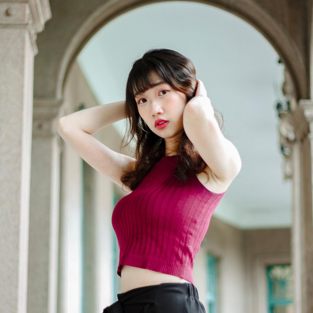 黑色泳裝可愛正妹姿姿 朦朧薄紗藏不住火熱好身材 - 美女圖 -