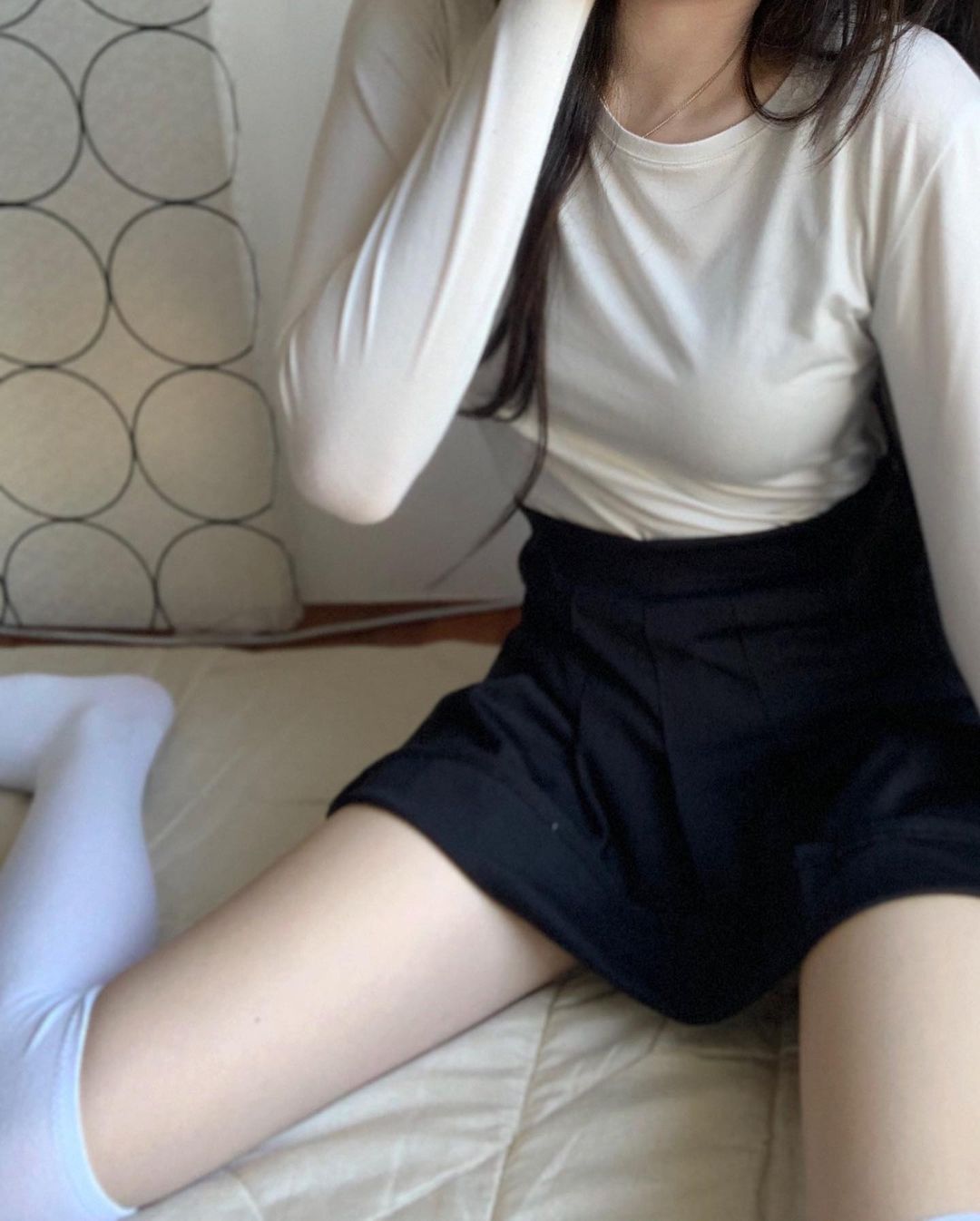 輕甜系長髮妹子喬薰 精緻小臉大眼太迷人白嫩美體搭甜笑立馬酥麻到心坎 - 美女圖 -