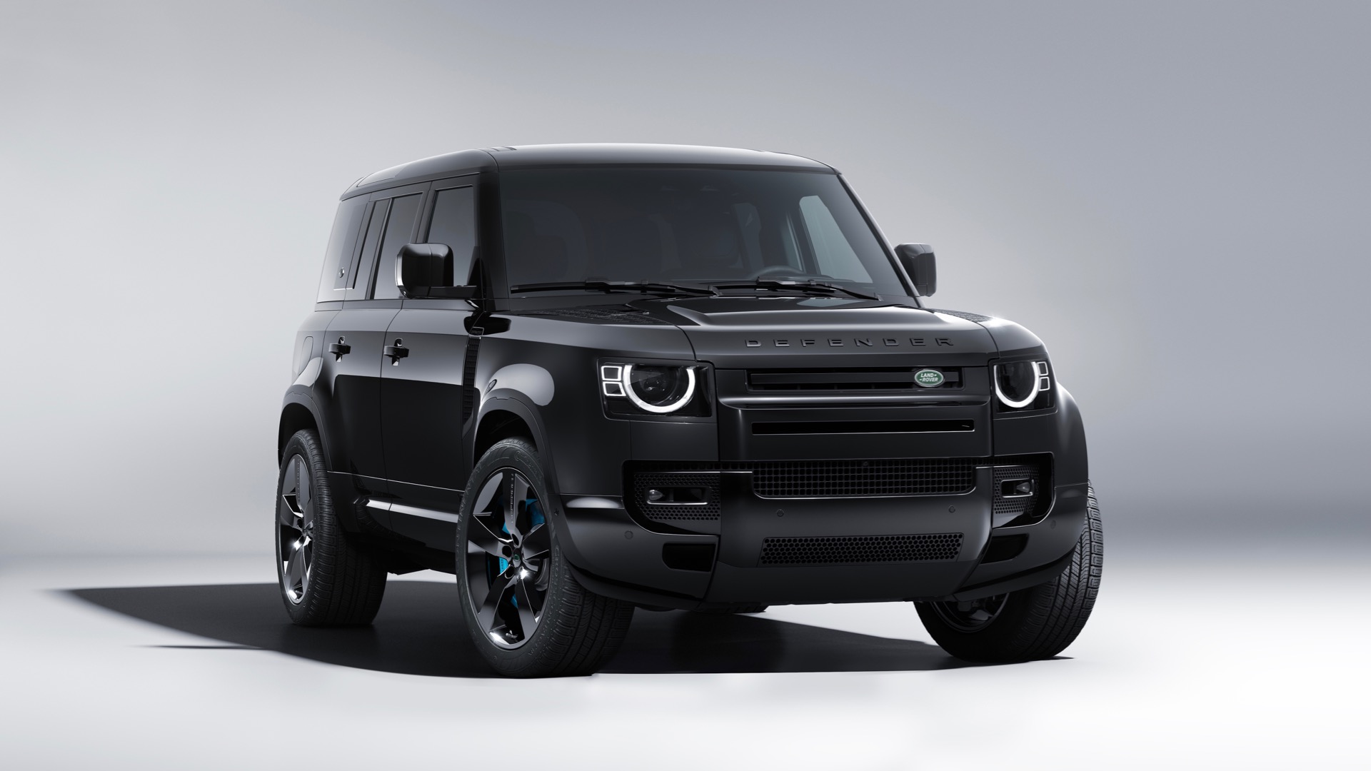 land-rover-defender-v-8-bond-edition_100804641_h (1).jpeg