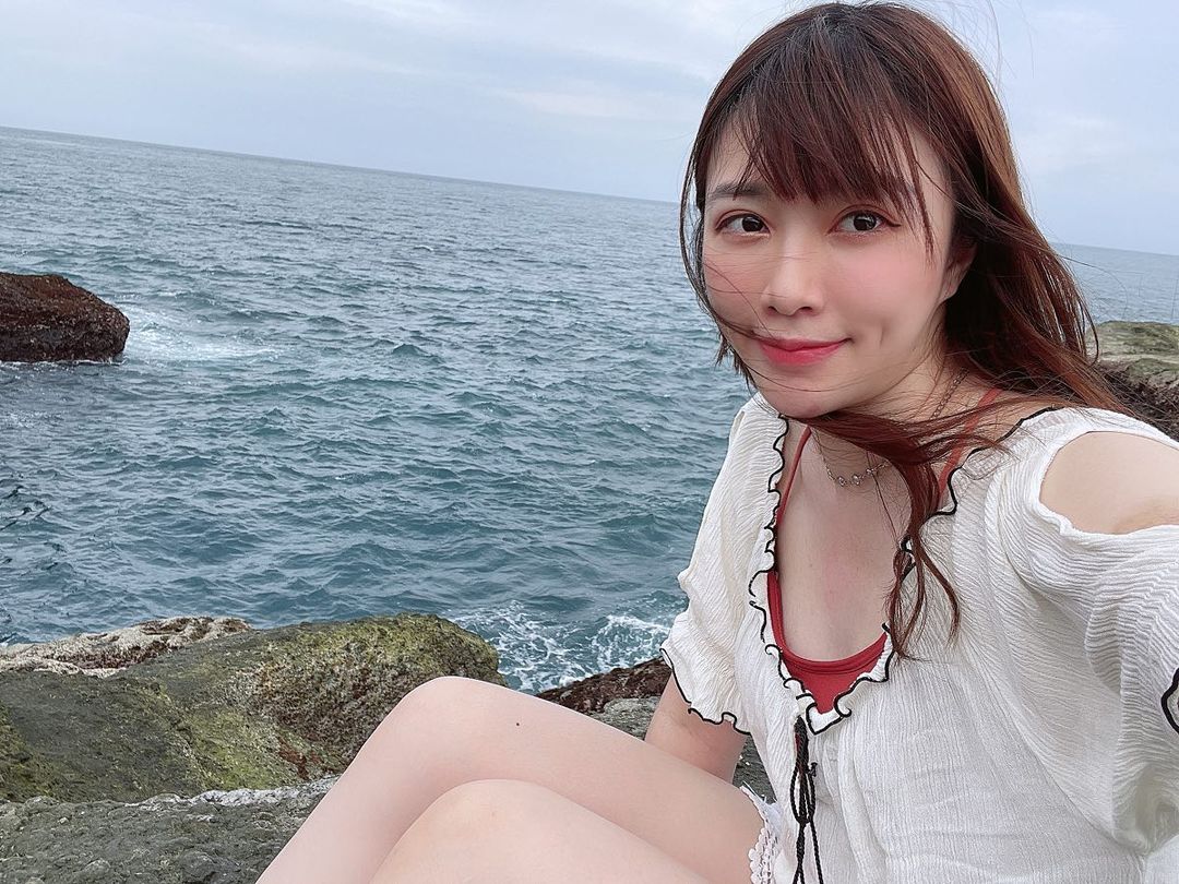 清純亮眼小隻馬小芝 超無辜小白兔神情激起你的保護慾馬尾造型更是可愛到不行 - 美女圖 -