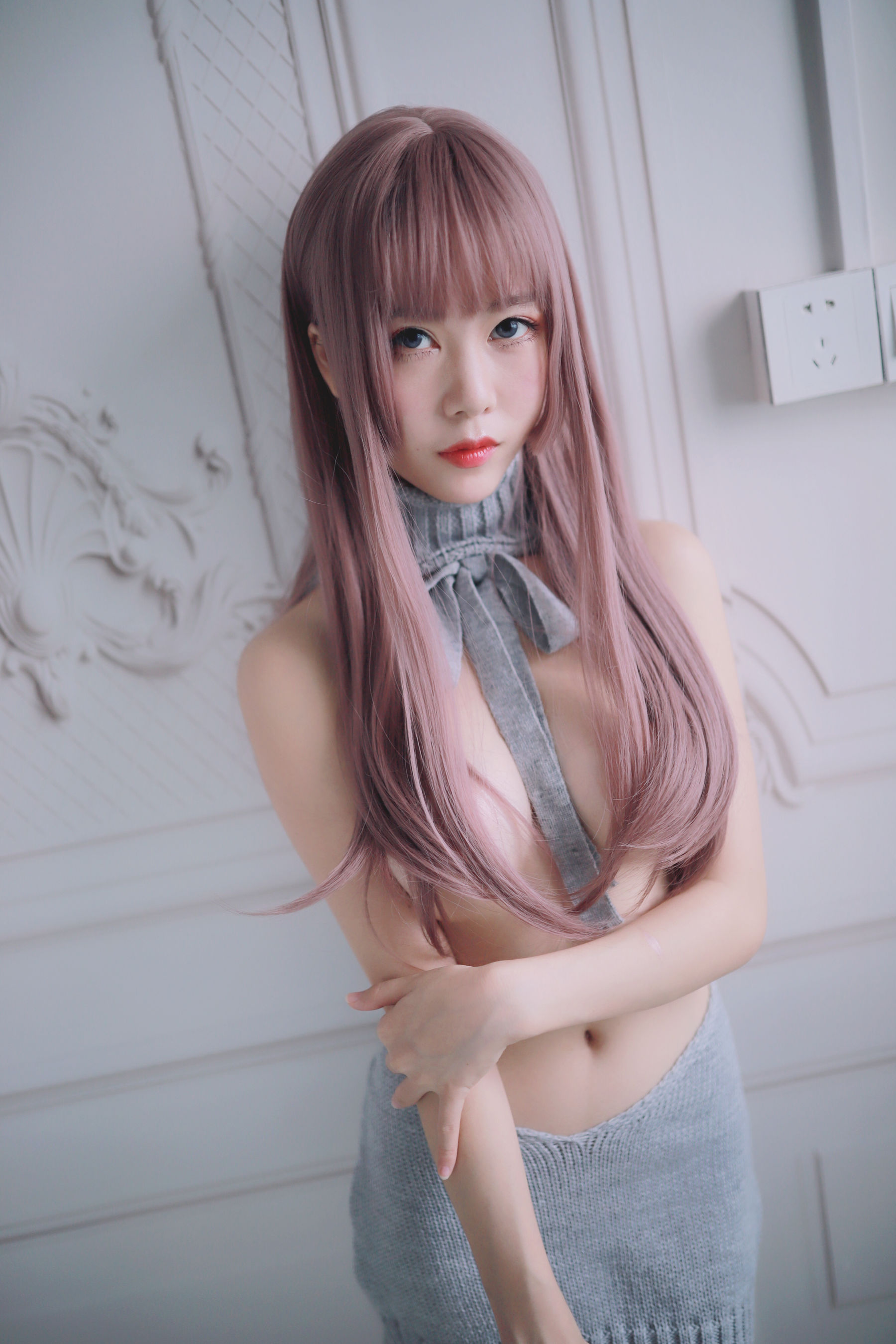 抖娘-利世 – 漏背毛衣 - 貼圖 - 清涼寫真 -