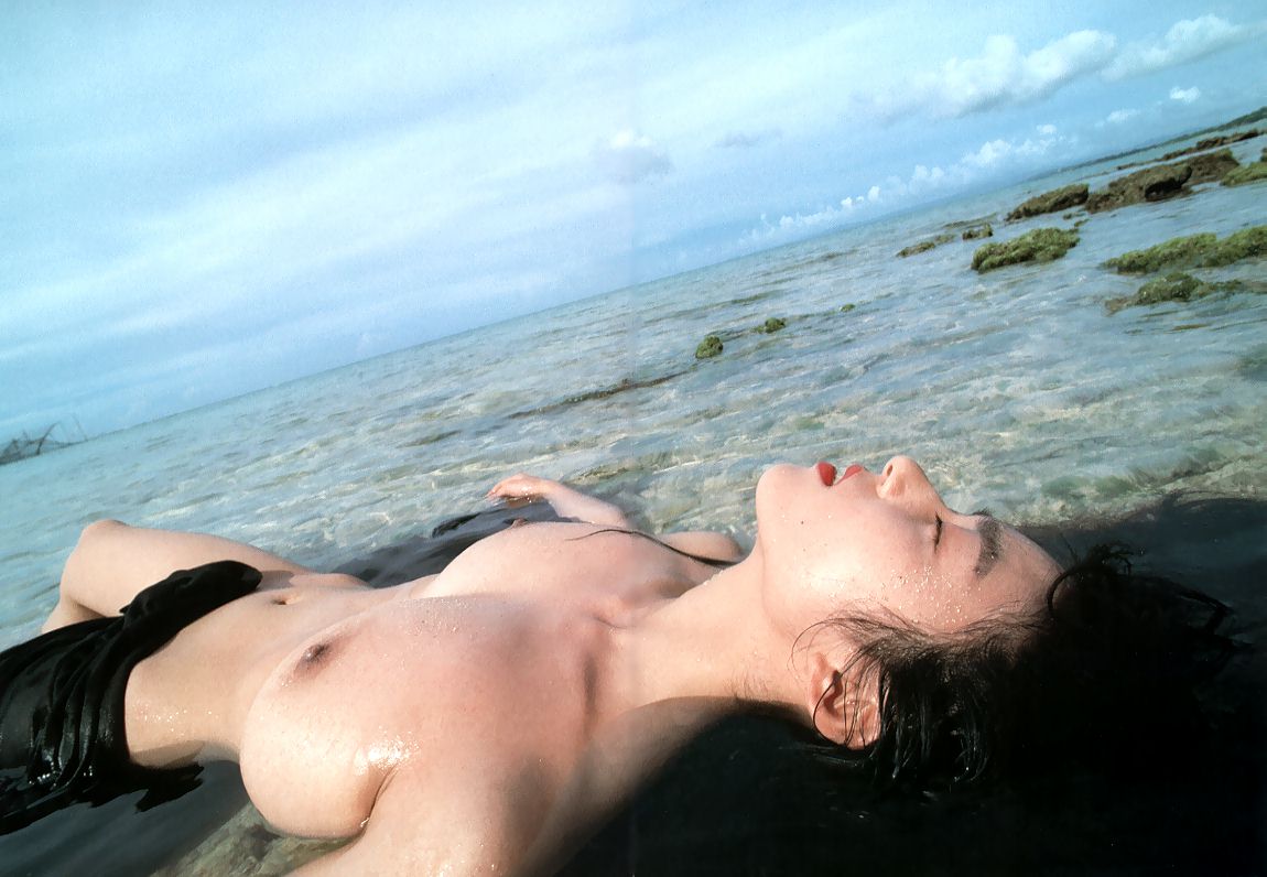 青 山 知 可 子: tropical climate (32145)