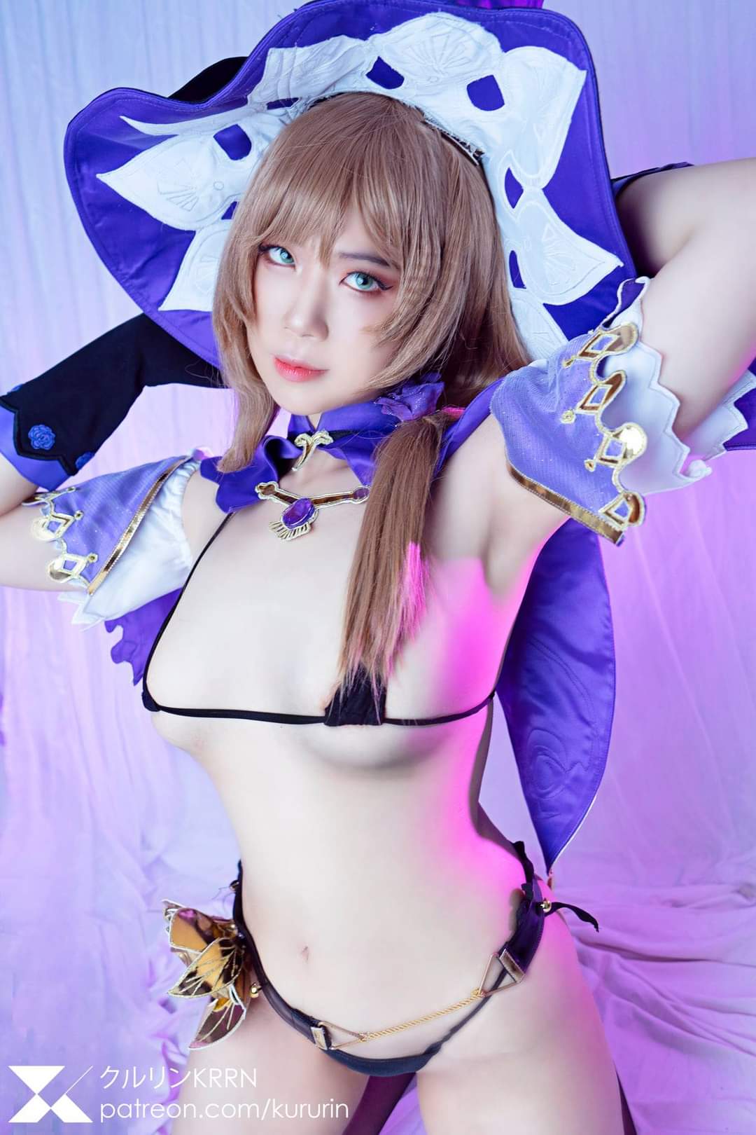 正妹Coser「佛系防露」　透氣膠帶當胸貼…很薄很透「粉嫩乳首」被看光