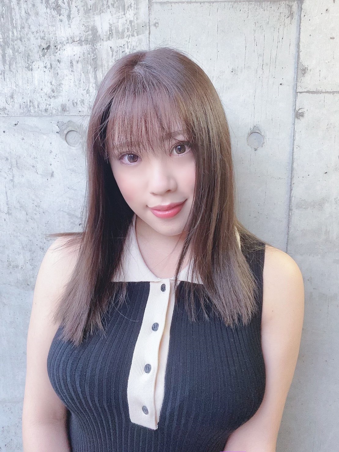 大企業OL「望月美舞」轉當寫真女星大爆紅　I罩杯水滴型乳「抖奶乳搖」看了超暈