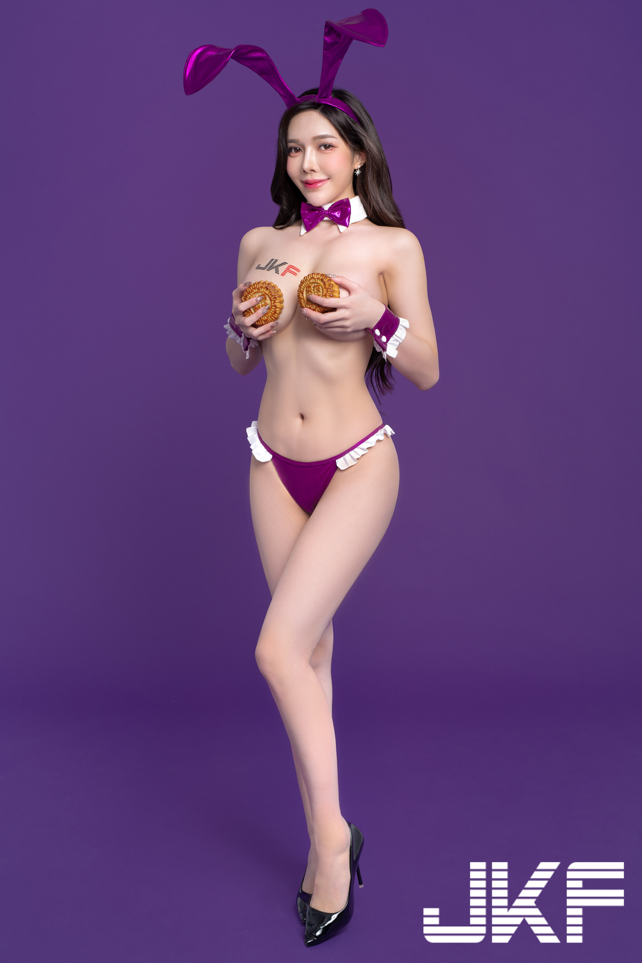 火辣月兔慶中秋！性感正妹們四倍威力「雪白巨乳」比月餅美味，光看就想流口水！
