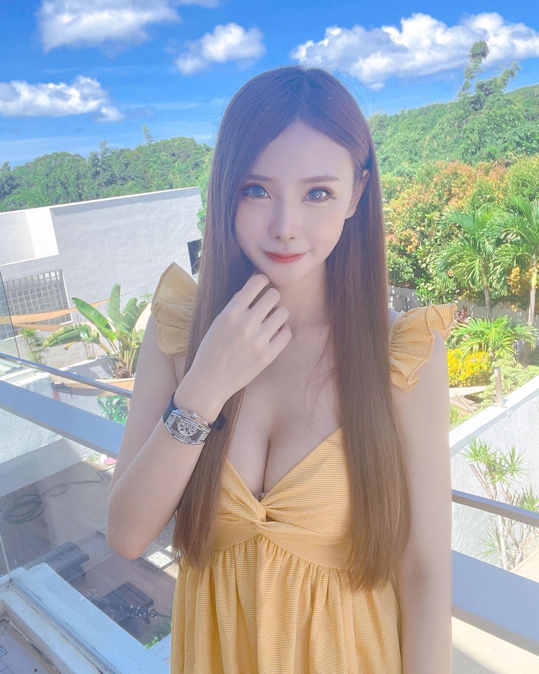 JKF 女郎「瑜寶寶」曬出近照！絕美「夢幻新造型」引網友直呼美翻