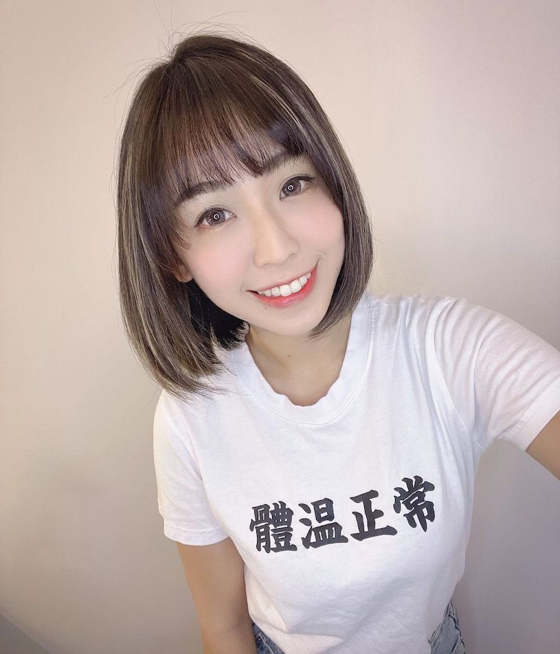 正妹希希「胸前自帶體溫正常」，笑容甜美神似「新垣結衣」！