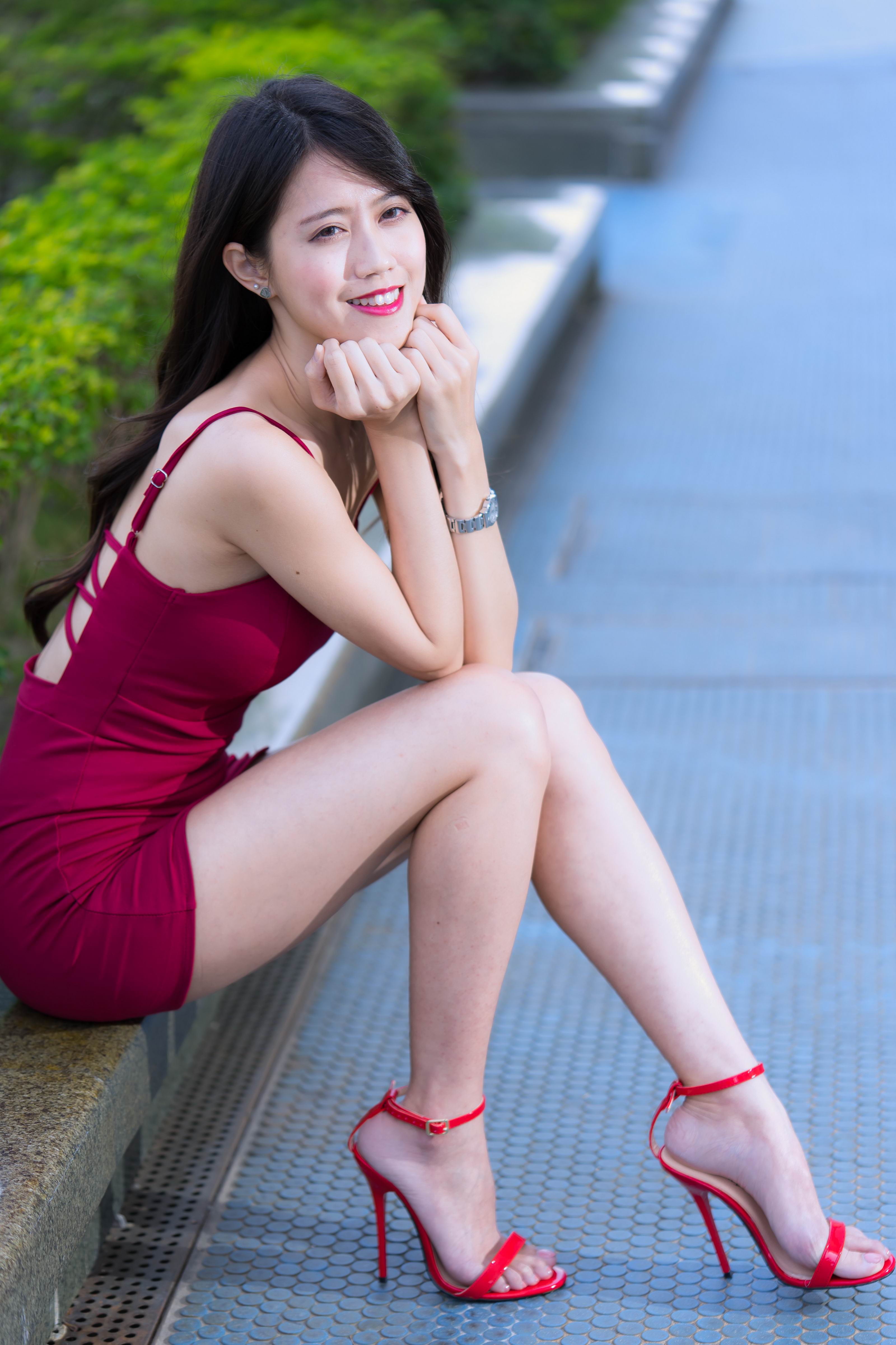 【台模美腿系列】長腿美模 王心恬 紅色吊帶露背連衣短裙【106P】 - 貼圖 - 絲襪美腿 -