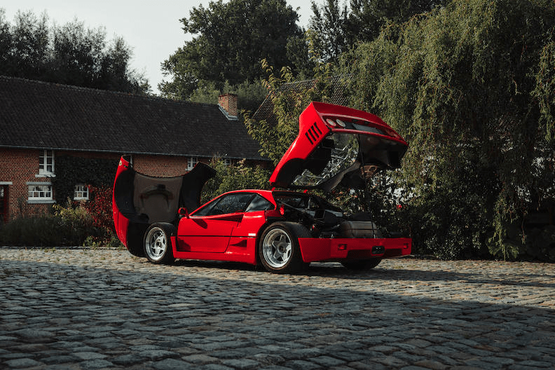 1989-ferrari-f40-berlinetta-non-cat-non-adjust-bonhams-auction-rare-italian-clas.png