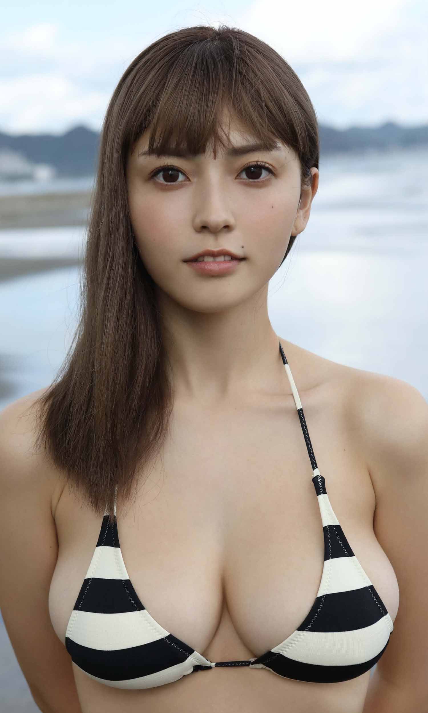 完全罩不住！19 歲「櫻井音乃」解放 G 彈！各種「溢出」畫面辣翻