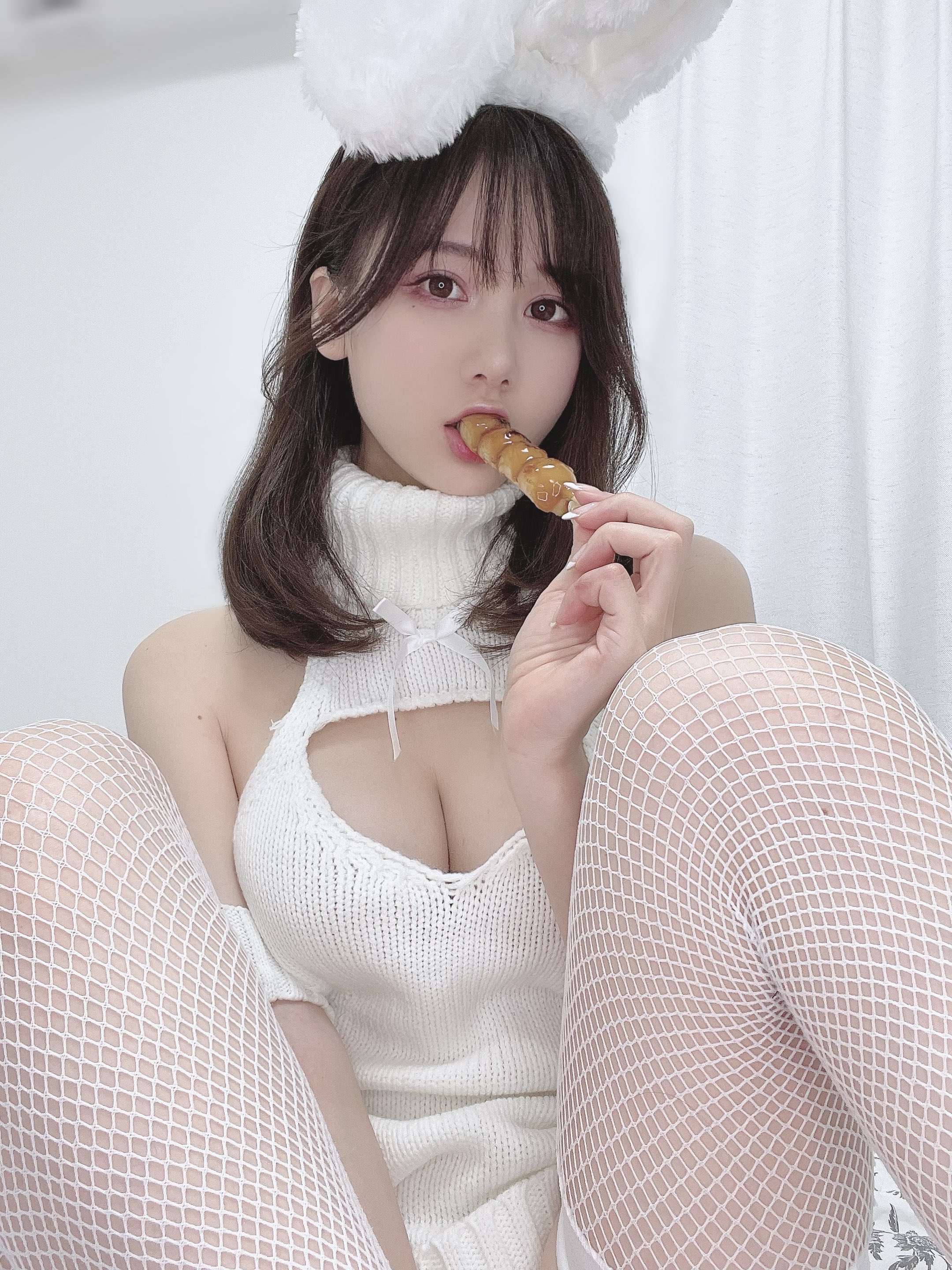 甜美私家偵探「けんけん」細腰挺雪乳，「Q嫩雙蛋」讓網友狂徵信