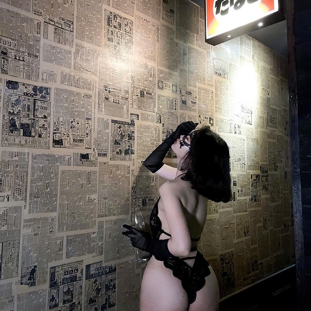 IG正妹: Sin 黑色蕾絲 - 美女圖 -