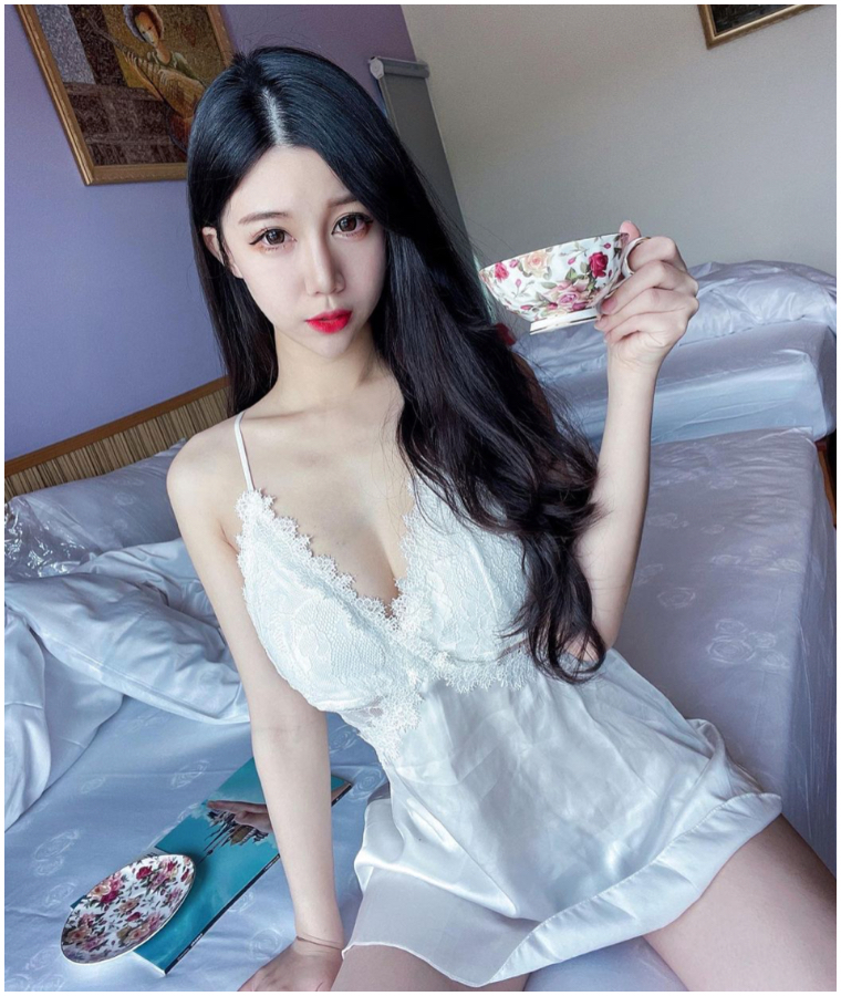 正妹的朋友都超正！「絕美 Dancer」Miyo 米優現身車展　閨蜜團一字排開超吸睛！