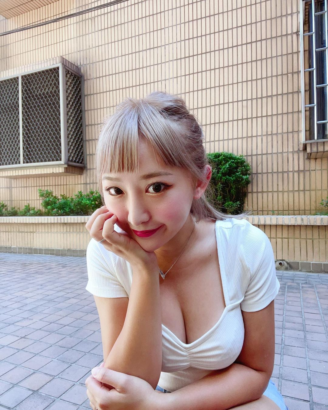 性感可愛「正妹直播主」Joan 琦琦，「34E雪乳」好豐滿，日常健身也太辣！