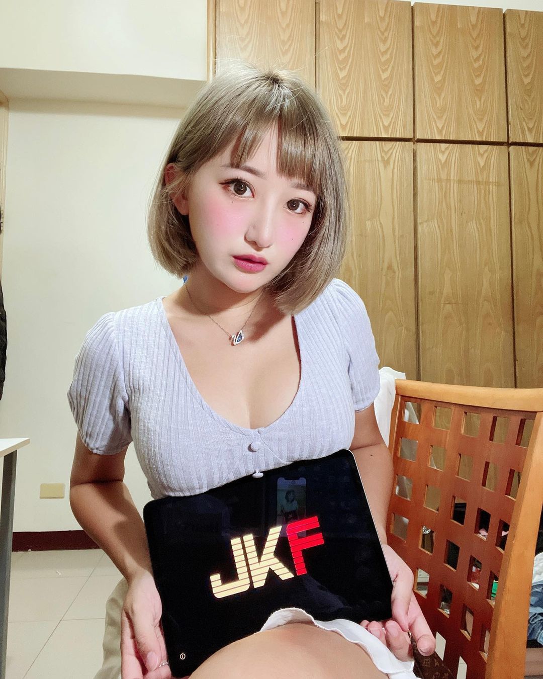 性感可愛「正妹直播主」Joan 琦琦，「34E雪乳」好豐滿，日常健身也太辣！