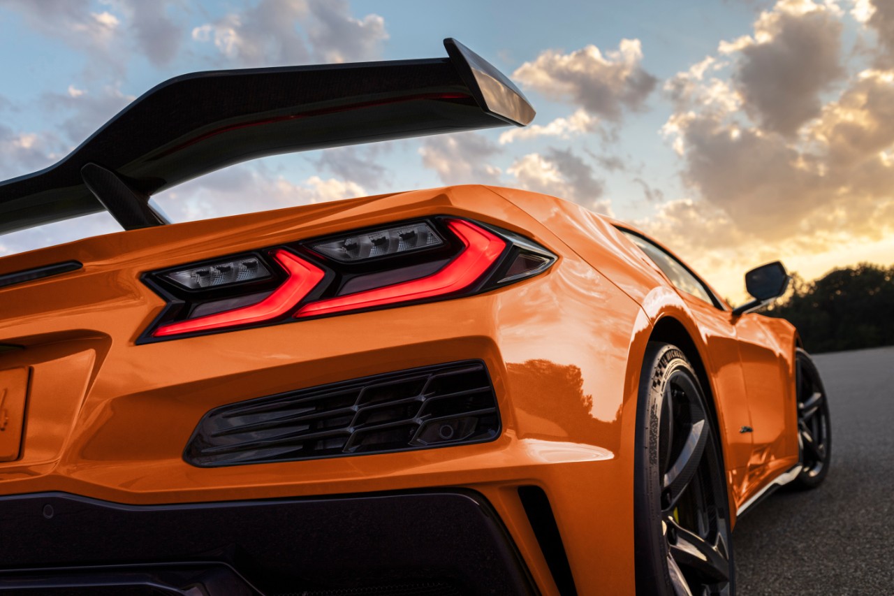 2023-Chevrolet-Corvette-Z06-006.jpg