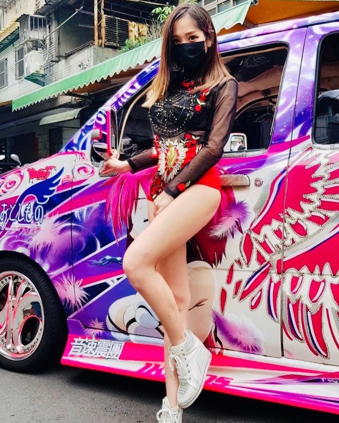 性感秘戀舞姬「小隻米MiMi」午夜場翹高美臀透露邀請　讓人享受超刺激感官衝擊