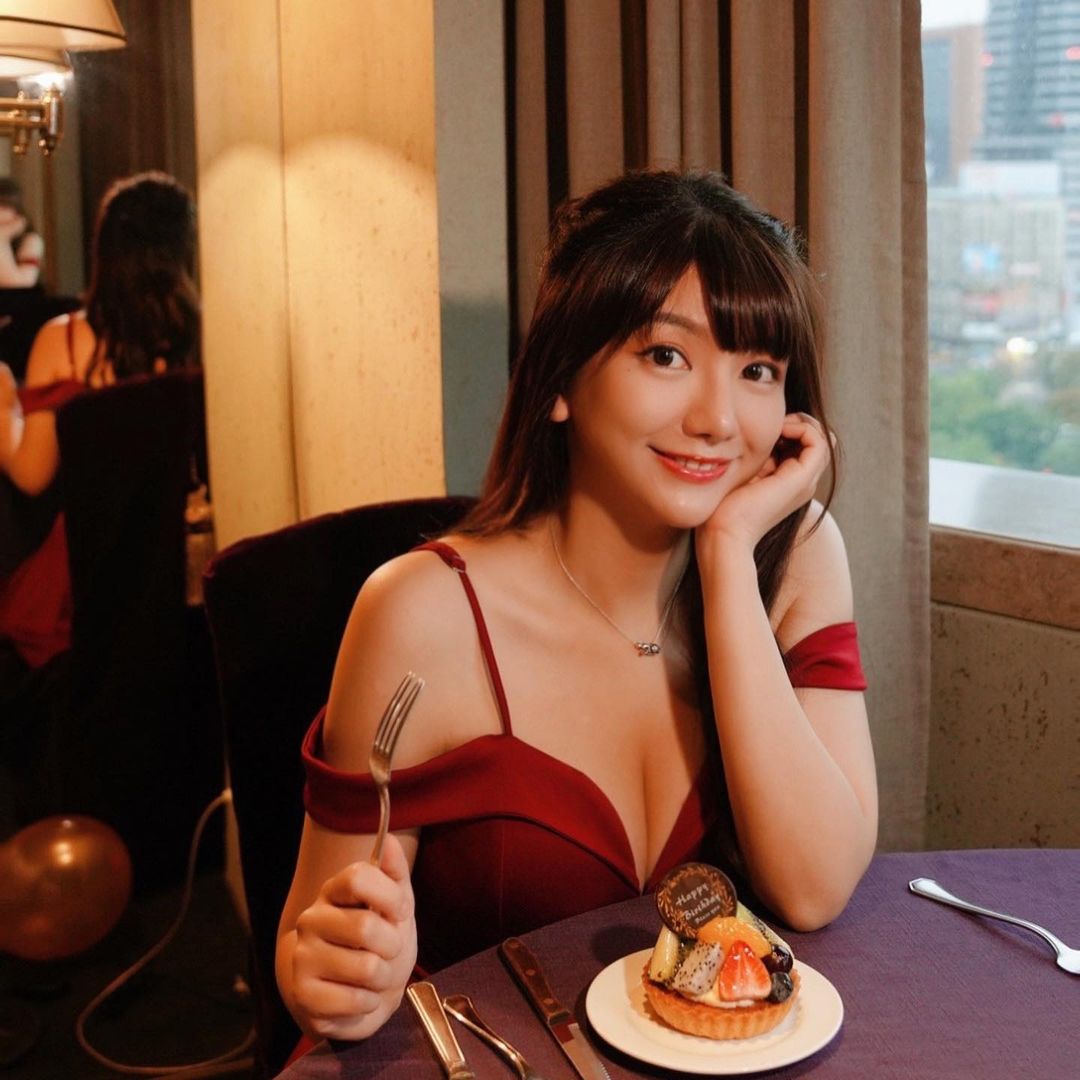 巨乳旅遊家Yukina優熙不吝嗇耍辣：「我什麼衣服沒有，露胸的最多」