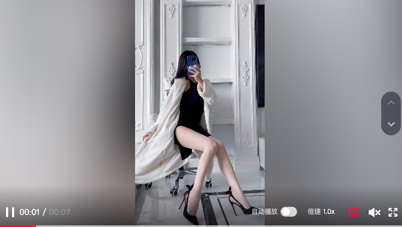 「抖音最強美腿」掀衣畫面曝光，「誘惑白皙長腿」讓人想重看100遍！