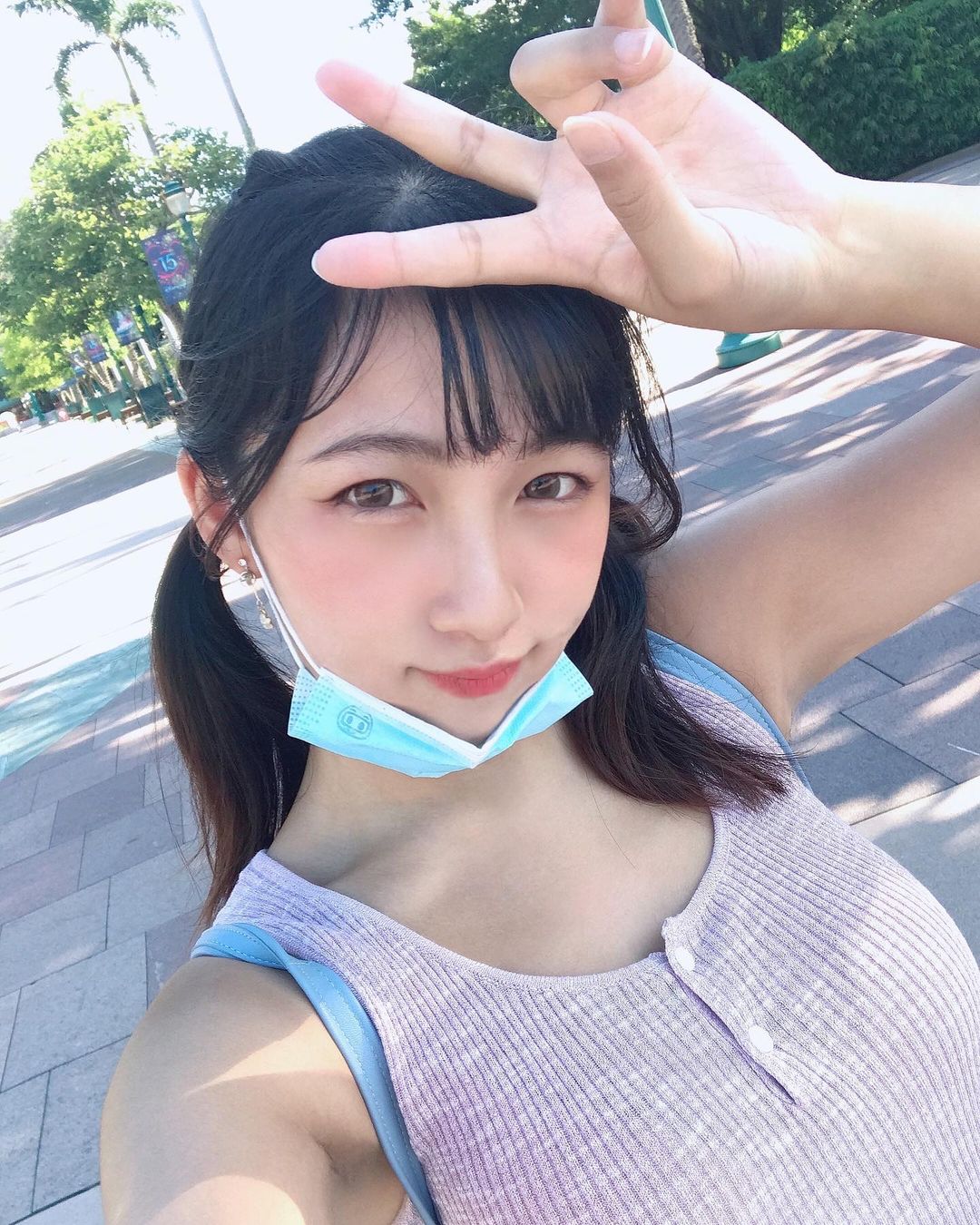 反差萌！清純酒窩港妹「Ellie」深藏不露　衣服底下藏火辣曲線