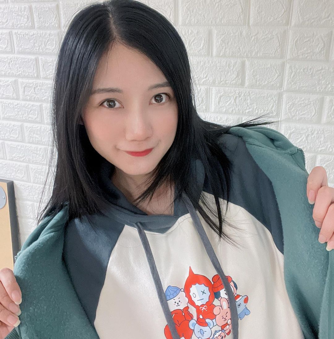 「森野葉子」制服下的美體不隱忍，「深厚奶溝」一放送就超震撼