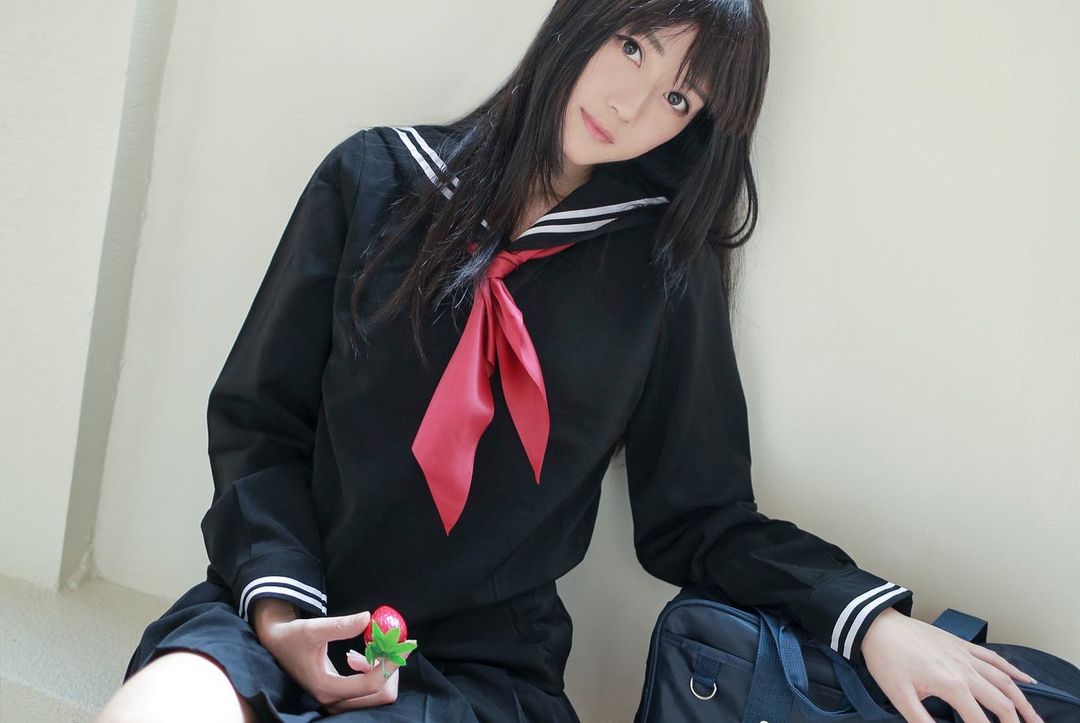 「森野葉子」制服下的美體不隱忍，「深厚奶溝」一放送就超震撼