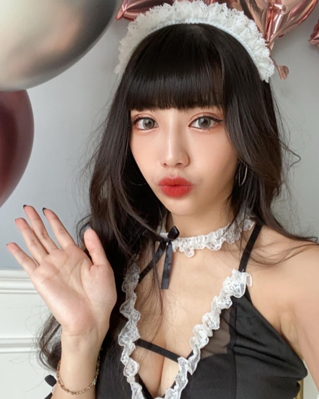 蜜桃美尻女僕「貝拉」肉體誘惑挑戰理智線　動感十足「蜜桃搖搖」隔著螢幕都感受到