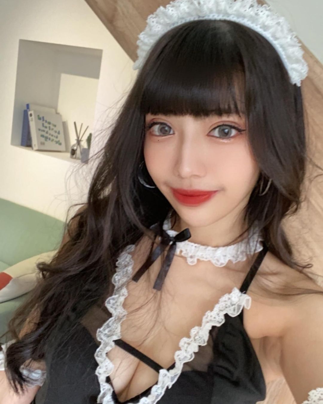 蜜桃美尻女僕「貝拉」肉體誘惑挑戰理智線　動感十足「蜜桃搖搖」隔著螢幕都感受到