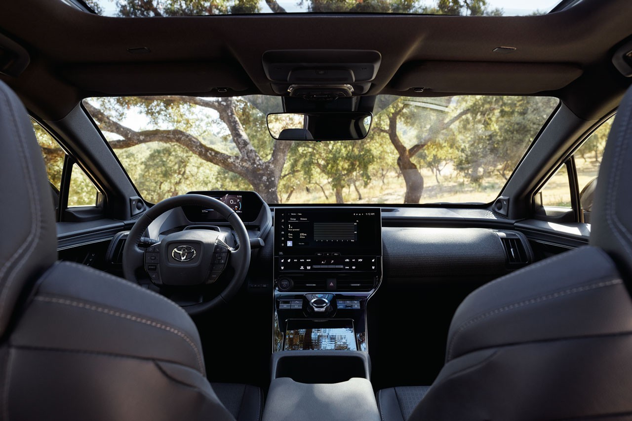 https___hk.hypebeast.com_files_2021_11_toyota-bz4x-electric-suv-info-4.jpg