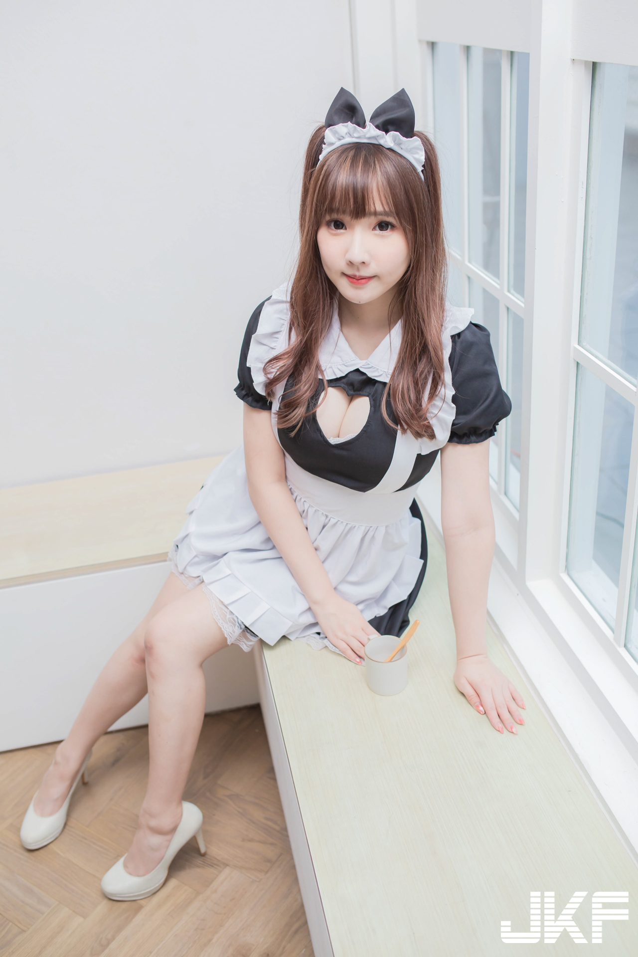 女友感爆棚！清新美乳「小蘋果」男友襯衫+性感女僕讓你周末好療癒！