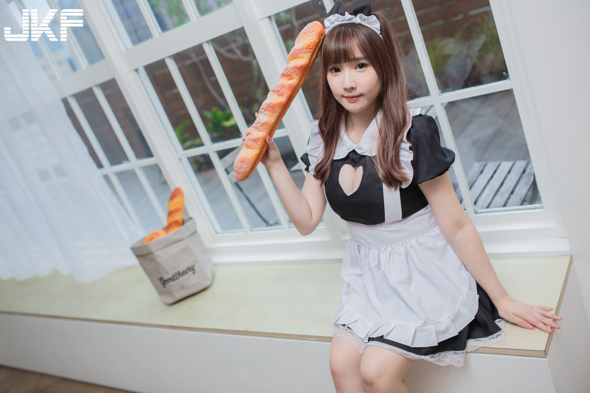 女友感爆棚！清新美乳「小蘋果」男友襯衫+性感女僕讓你周末好療癒！