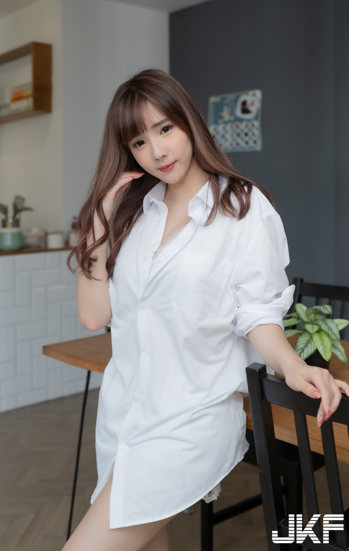 女友感爆棚！清新美乳「小蘋果」男友襯衫+性感女僕讓你周末好療癒！