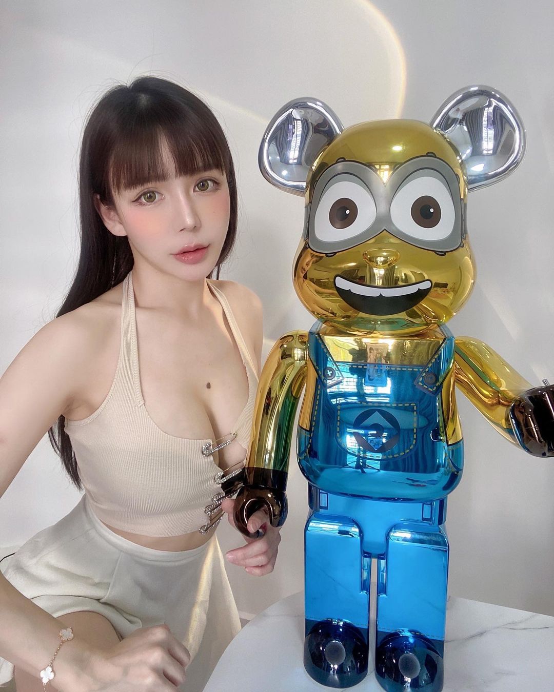 胸有大痣的性感辣媽！「Amanda」巨乳細腰超犯規，驚人比例看過就難忘！