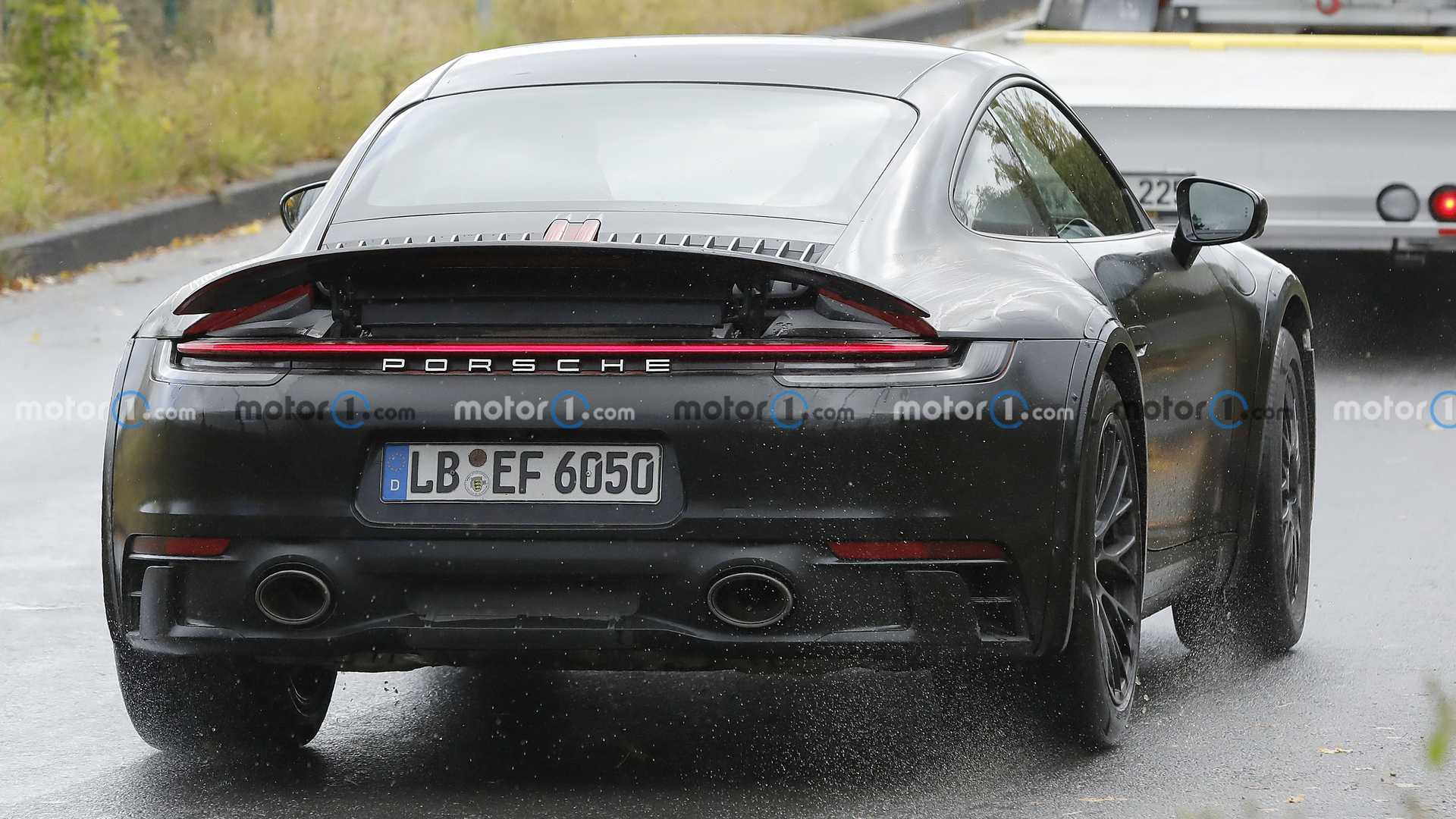porsche-911-safari-spy-shots-back.jpeg