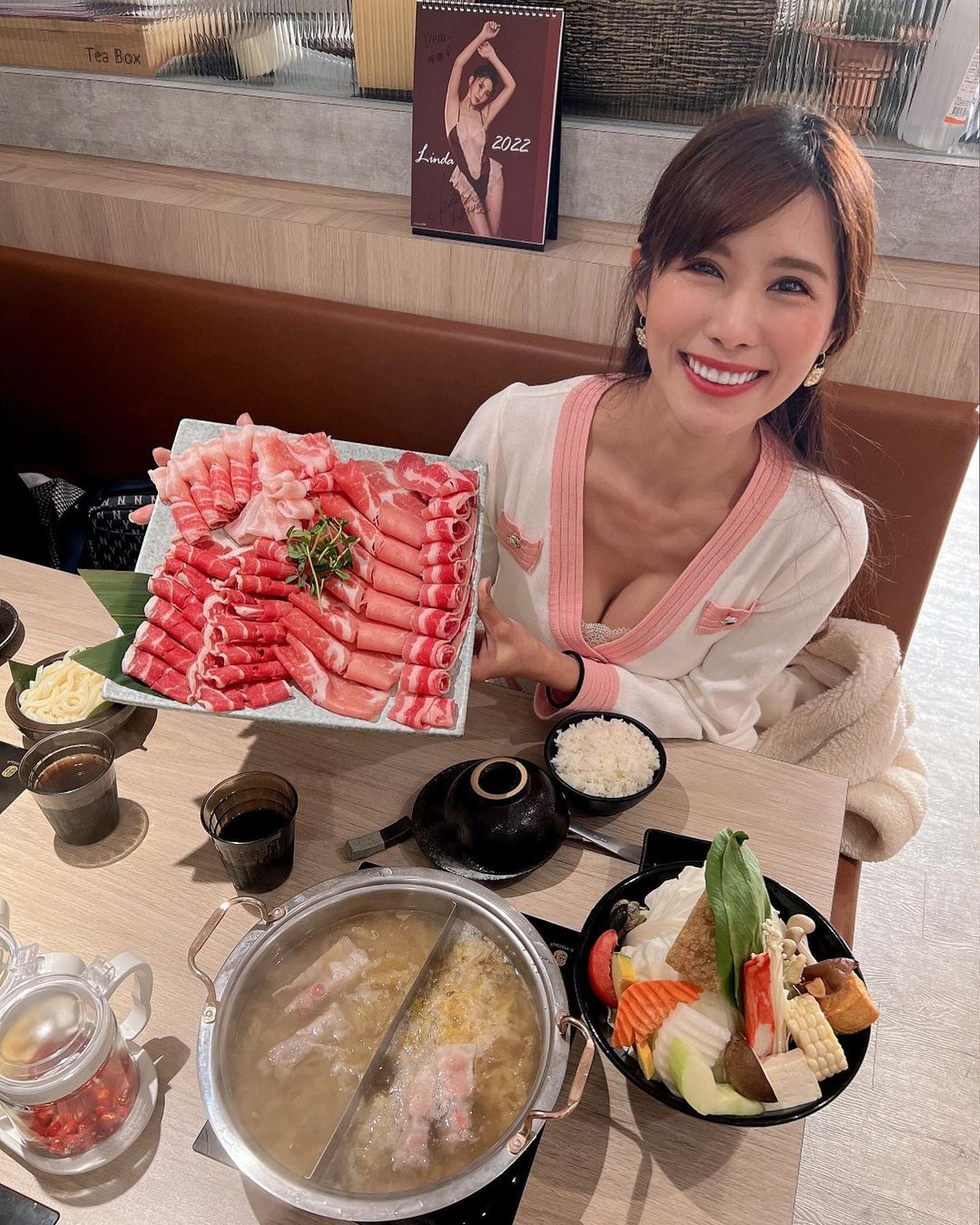 「甜美辣姊」造訪Linda新店，「美嫩胸肉」在前網友超想吃